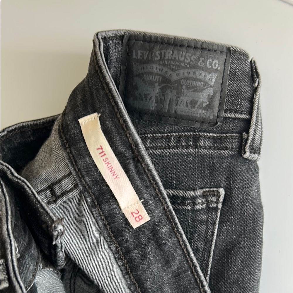 Levi's - Picture 2 of 9